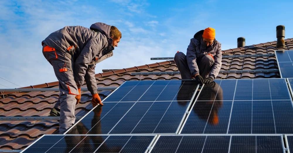 Pourquoi faire appel aux services d’un professionnel pour l’installation des panneaux solaires 